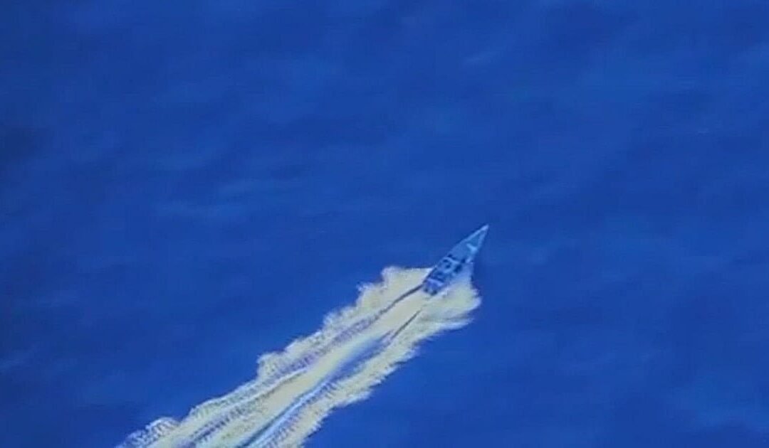 Estados Unidos hunde embarcación cerca de Venezuela y reporta cuatro fallecidos