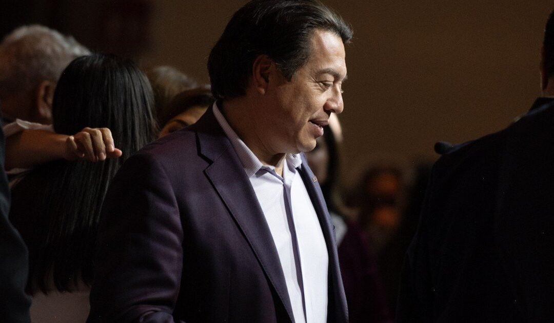 Mario Delgado, titular de la SEP, en alerta por retención de celular decomisado a diputado federal en EU